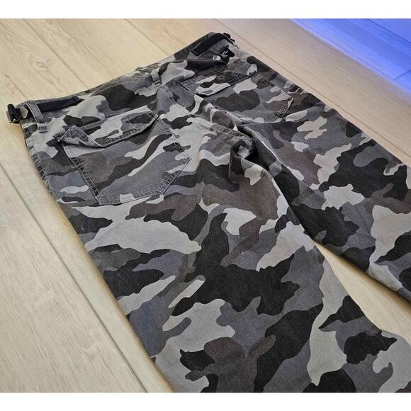 Black/ Gray Stussy Pants 30x31 - Picture 7 of 10